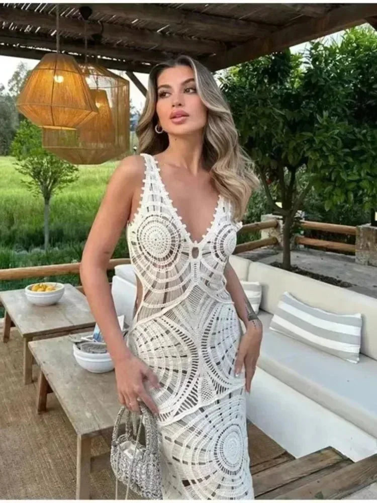 Elegantes Maxikleid in Häkeloptik