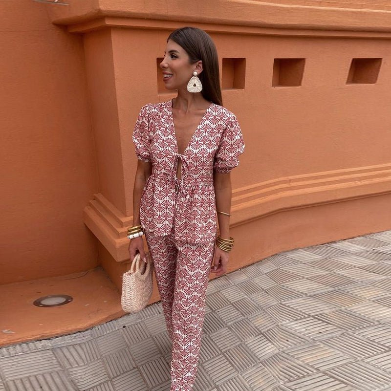 Elegantes Sommer-Set mit V-Ausschnitt