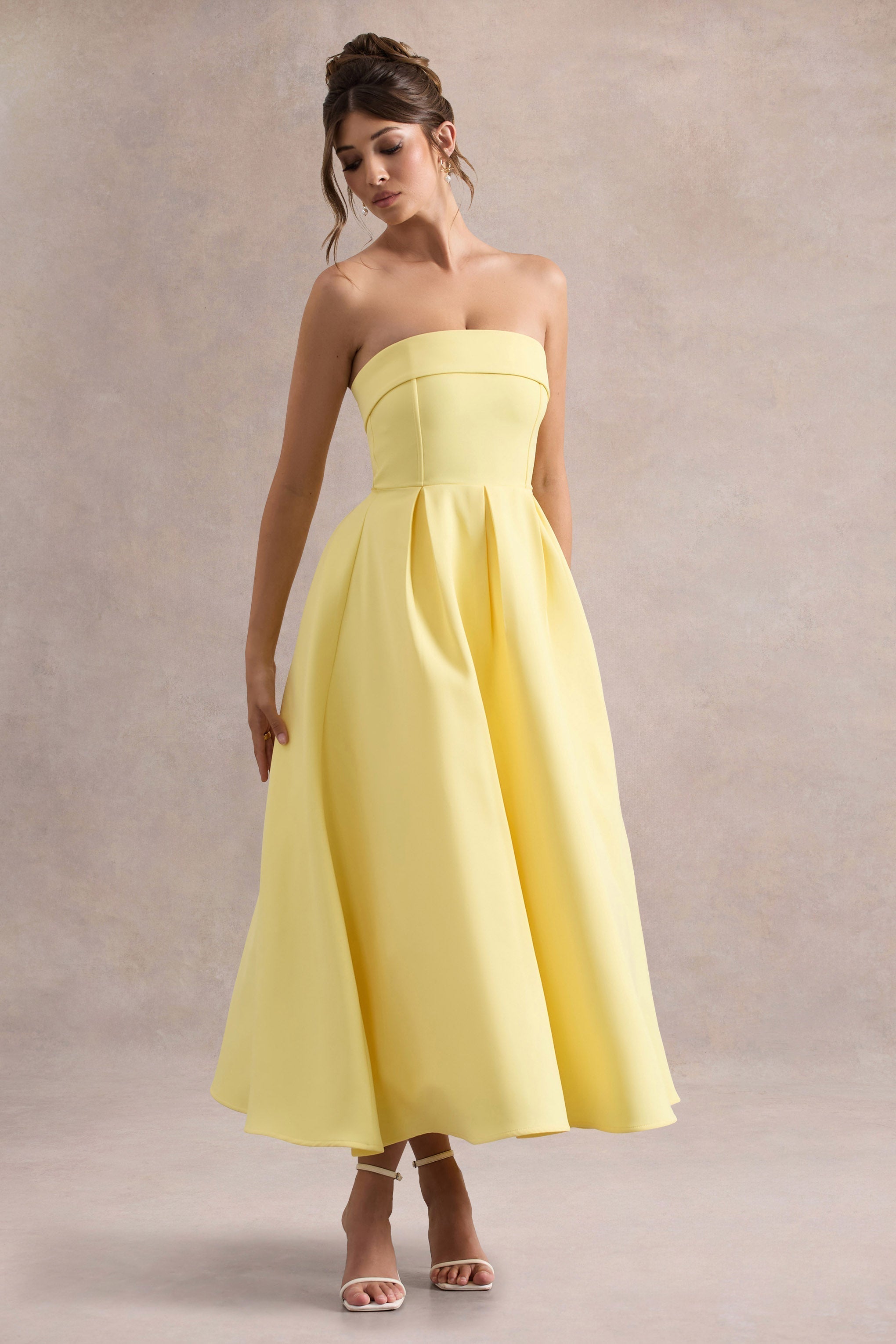 Stilvolles Midi-Kleid mit Schulterfreiem Ausschnitt
