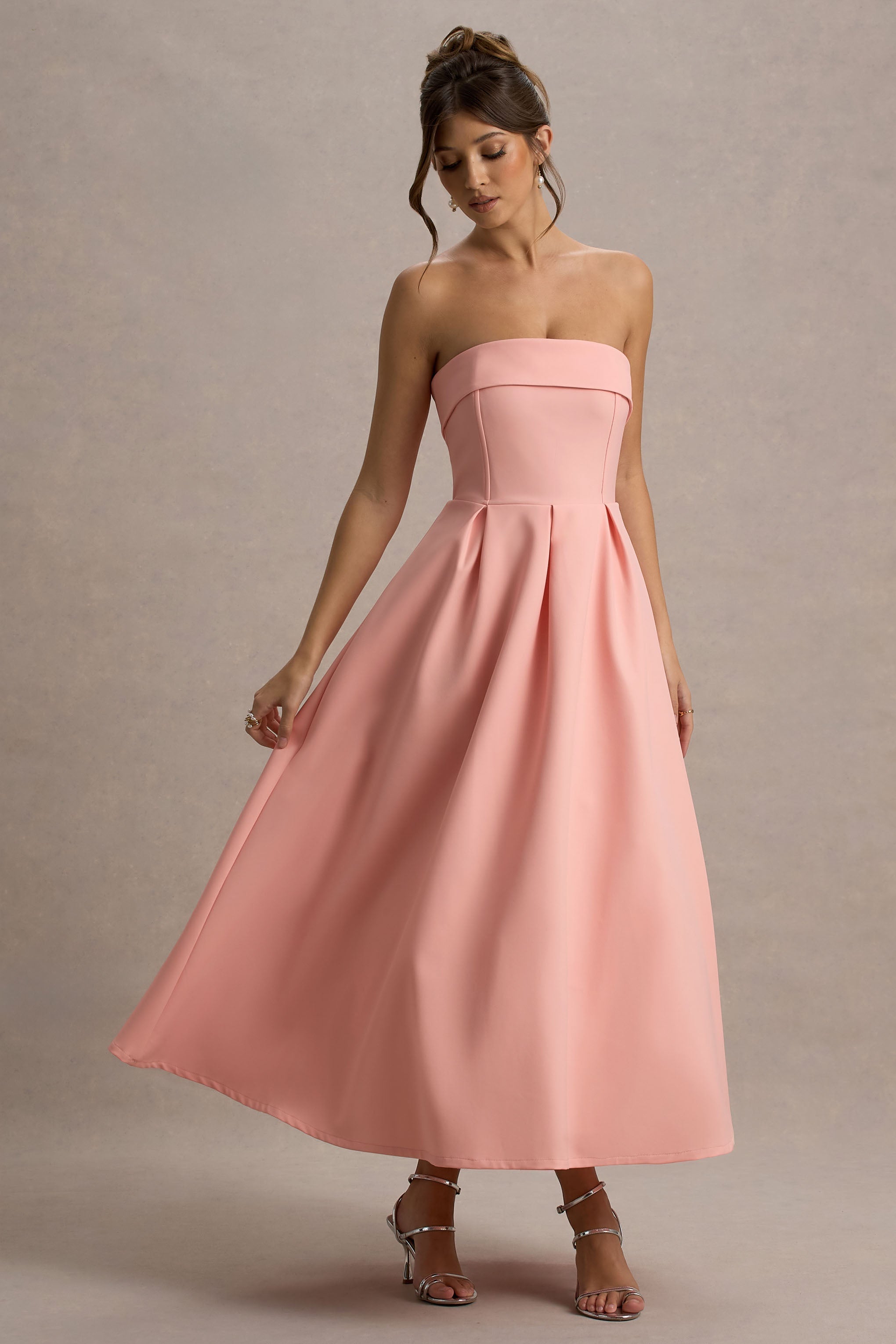Stilvolles Midi-Kleid mit Schulterfreiem Ausschnitt